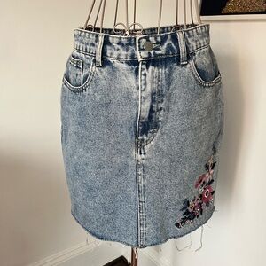 NWT Francesca's Blue Embellished Denim Mini Skirt Women’s Size Medium